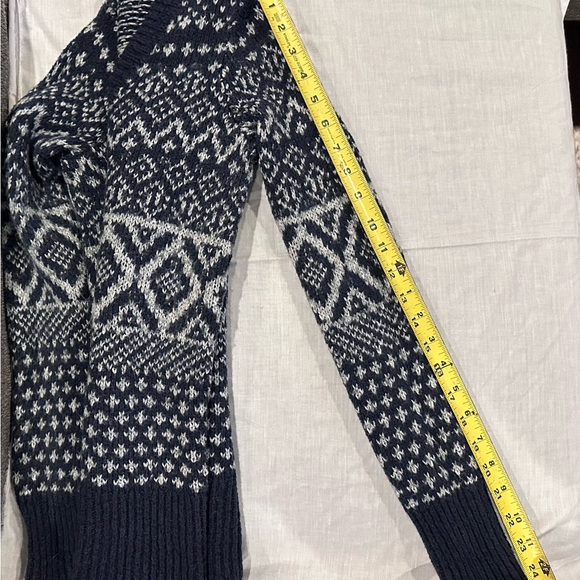 Abercrombie & Fitch Navy Fair Isle Nordic Knit V-Neck Sweater Small - Picture 6 of 6